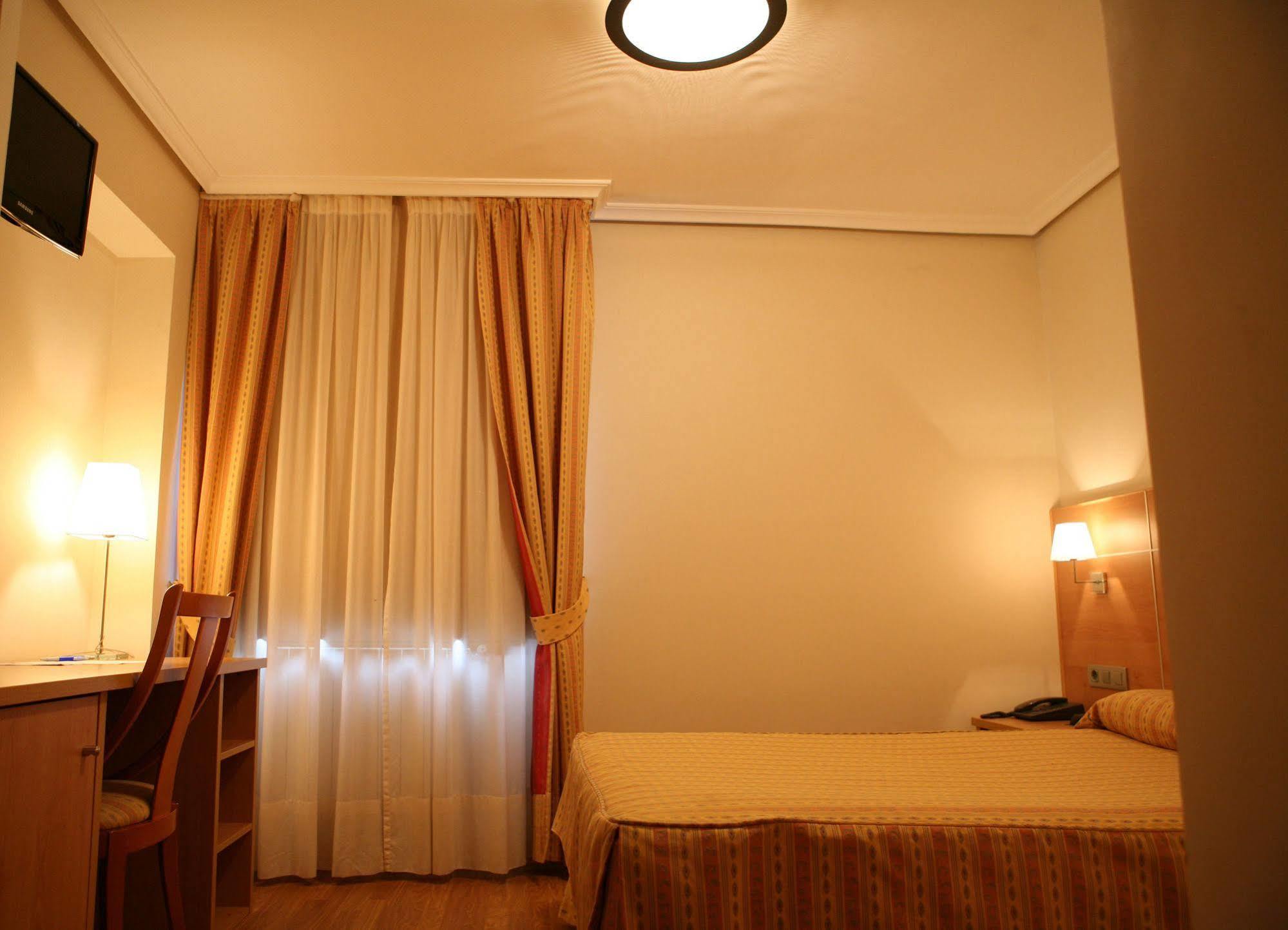 Hotel Las Anclas เอล อัสตีเญโร ภายนอก รูปภาพ
