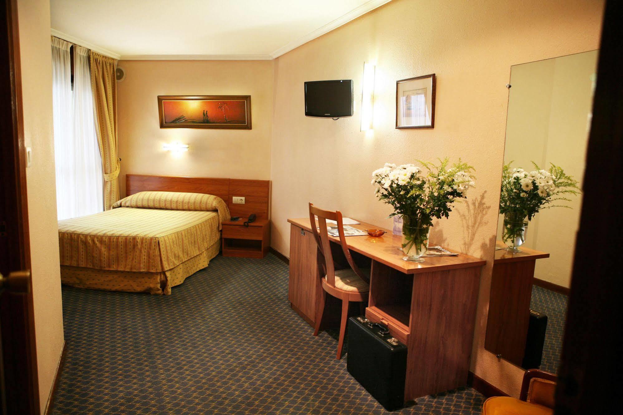 Hotel Las Anclas เอล อัสตีเญโร ภายนอก รูปภาพ